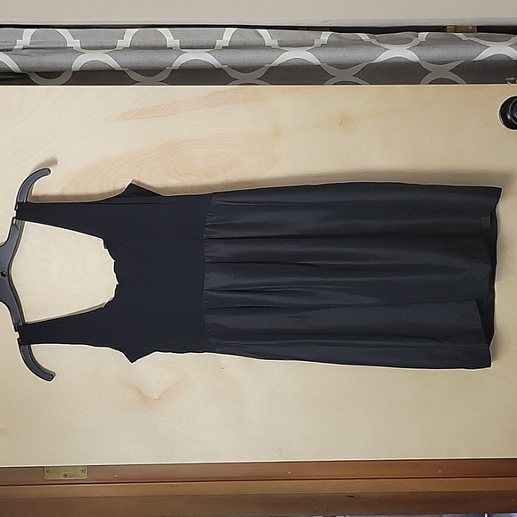 Theory dress - Picture 1 of 3